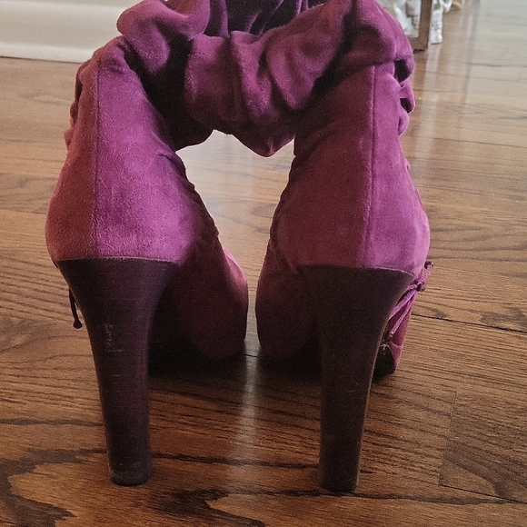 Gucci suede scrunch purple boots. Size 7.5 - fits like size 7 - Picture 4 of 5
